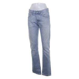 Säljer superfina jeans från Tiger of Sweden i storlek 32/34. Dessvärre för stora för mig…