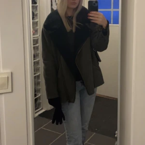 Jacka  - En grå jacka från Amisu, passar perfekt till våren och hösten✨✨