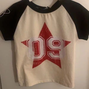 Jaded london tröja - Helt ny Jaded london T-shirt. Med taggar aldrig använd säljs nu för ca 400kr