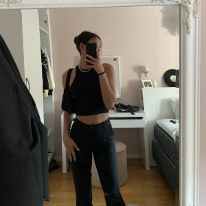 Kostymbyxor  - Säljer mina svarta kostymbyxor från bikbok