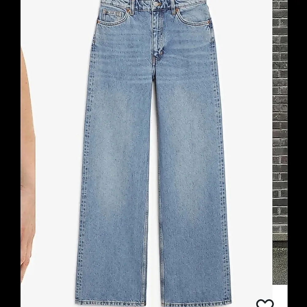 Obs, lånade bilder   Ljusblåa bagy jeans med hög midja. Säljer pga de är lite för korta för mig som är 185 cm. Jeans & Byxor.