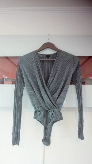 mycket fin tröja  - fin tröja som är endast använd 1 gång 