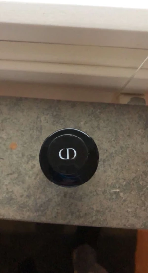 dior - tagit ett sprut med den de känndes it som jag så den har bara dammat på hyllan i 1 månad