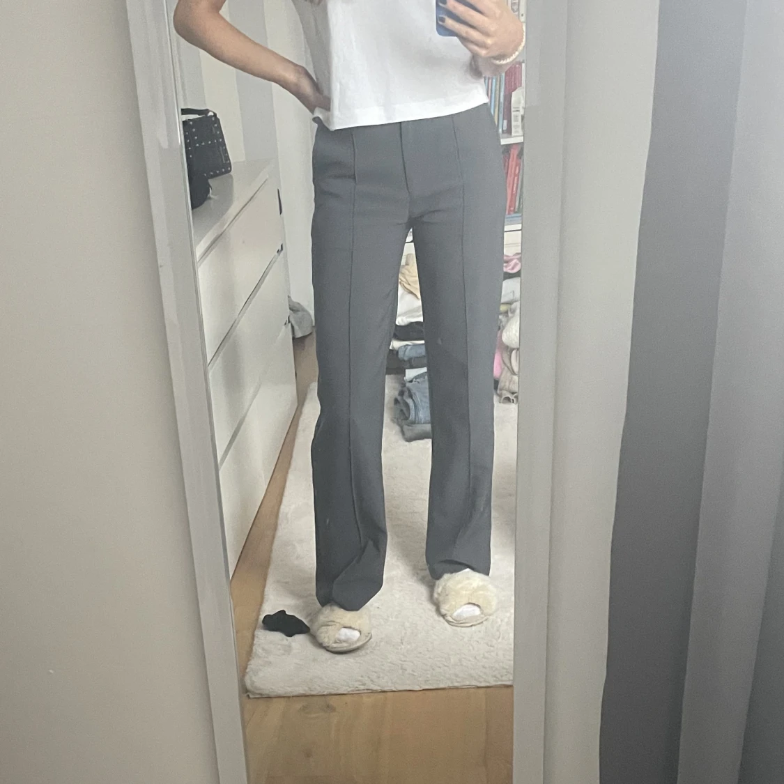 Gråa kostym byxor
