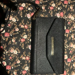skal ideal of sweden - fint skal iphone 7 och 8 det går också med iphone 6