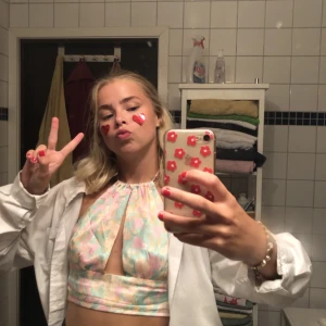 Topp - Säljer denna fina topp, storlek S🥰