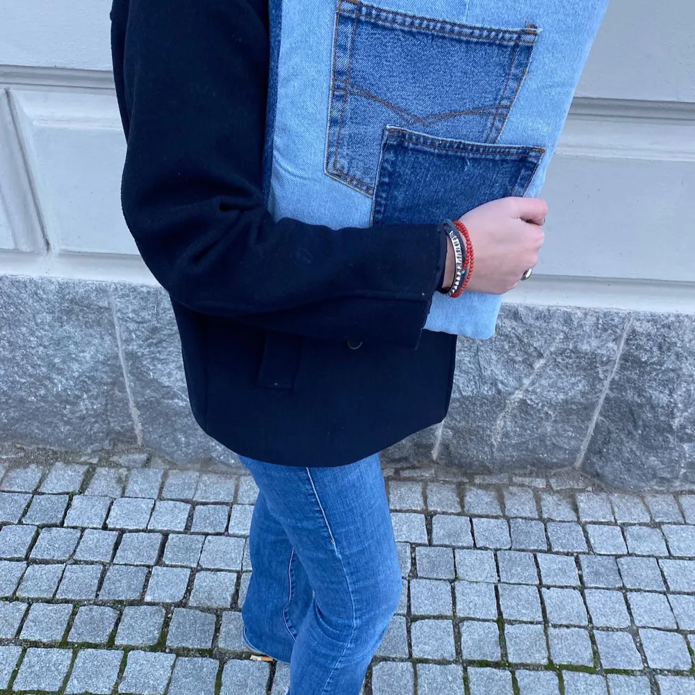 Följ mitt UF företag ReJeans på instagram och Plick!   Plick: ReJeans UF Instagram: rejeans_uf. Väskor.