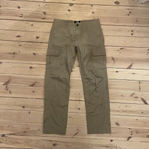 Dickies Cargopants  - Dickies biege cargos  W - 32 L - 32  Hardly used.