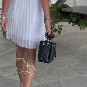 Väska från Zara  - Väska från zara, medföljer ett längre band 