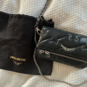 zadig väska - säljer min fina zadig väska för att den inte kommer till användning!! TRYCK INTE PÅ KÖP NU