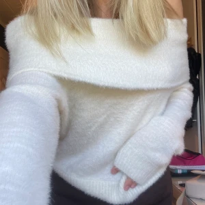 tröja - Supermysig och fluffig tröja ifrån h&m! Endast använd en gång❤️❤️