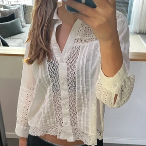 Zara blus - Vit Zara blus, storlek Xs/S. 200kr vid snabbt köp 