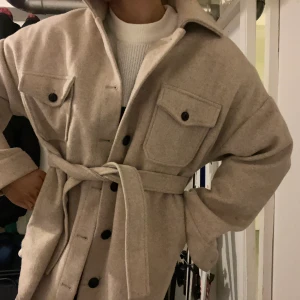 Nly trend jacka  - Säljer nly trend jacka, ganska använd men fin ändå 