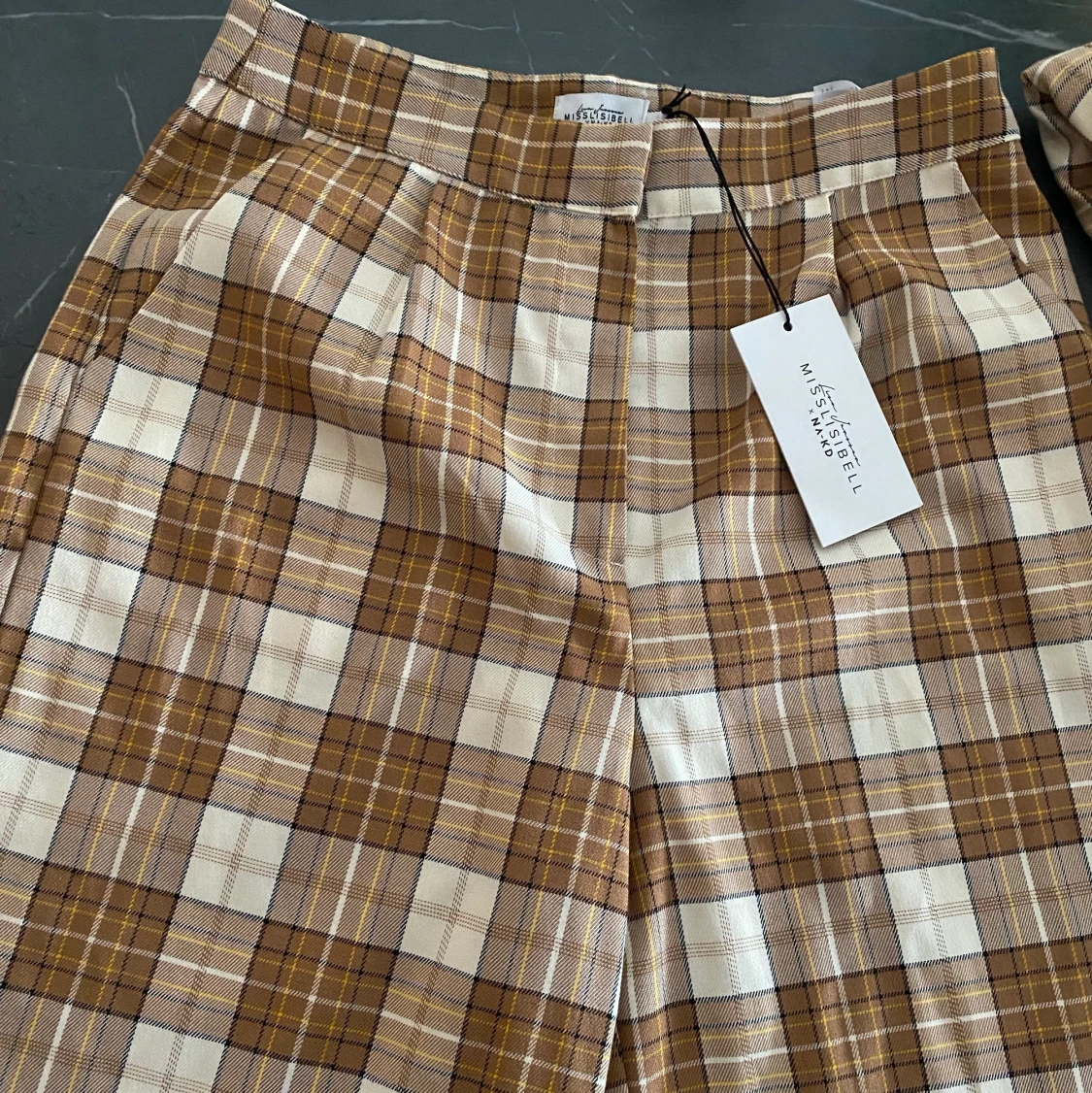 Kostymset från Misslissibell x Nakd i storlek 38 i både byxor och kavaj - 91