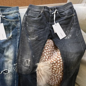 Dondup - Säljer ett par gråa dondup i storlek 31. Nypris 2699kr, mitt pris 550kr