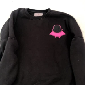 Palm angels moncler - Frakt ingår 😊 Finns annars i Uppsala ifall man vill ha den!