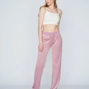 Rosa juicy M - Säljer mina rosa juicy byxor storlek M för att dom har blivit för stora för mig. Skriv mer med mig om du är intresserad. 