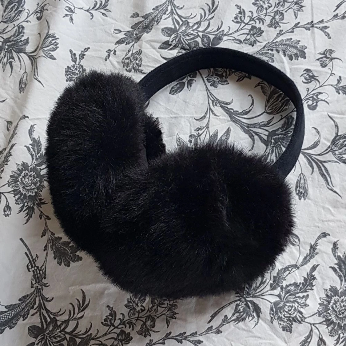 Svarta öronmuffar  - 90