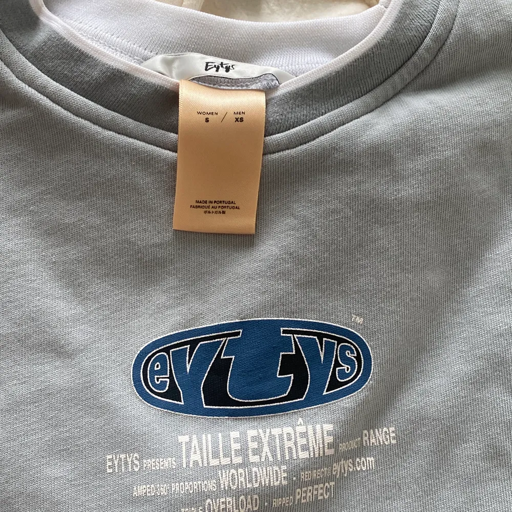 Superfin slutsåld Eytys T-shirt i stl S (väldigt oversized). I princip oanvänd och i superfint skick.💕 . T-shirts.