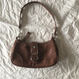 Brun snygg väska - Säljer nu min favorit väska från bikbok 