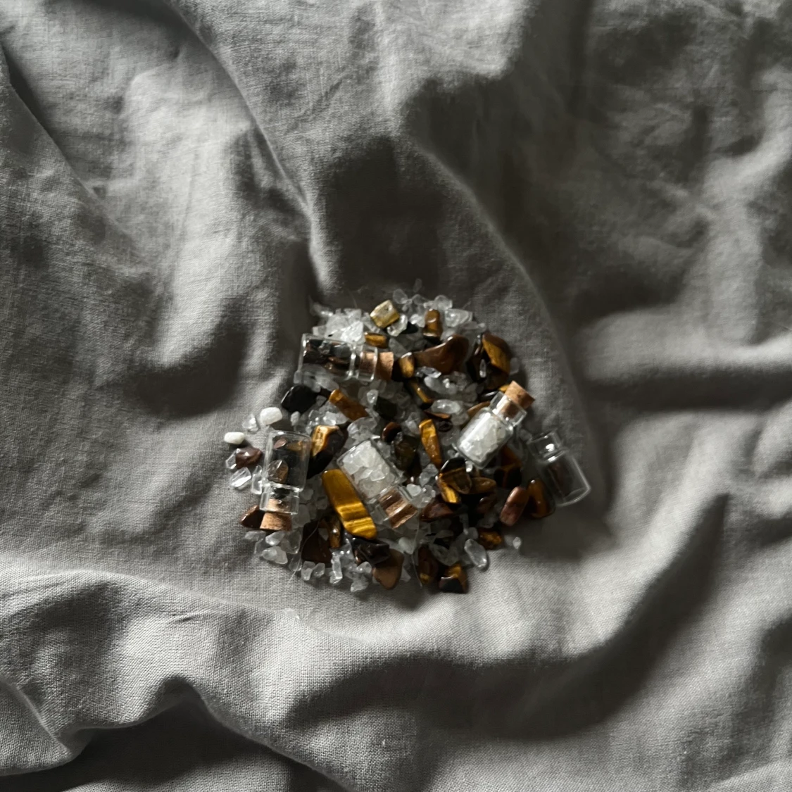 massa olika kristaller  - 90