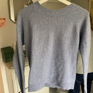 Blå stickad tröja - Jättefin långärmad i perfekt skick från vero moda💙