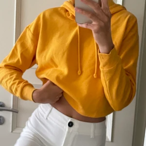 Hoodie - Kortare hoodie från hm som aldrig använts 