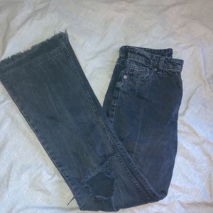 jeans fr bershka  - säljer ett av mina favoritjeans ifrån bershka  då dem blivit på tok för sm, byxorna är i strl S