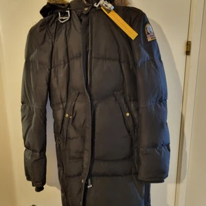 Parajumper jacka dam storlek s - Svart parajumper vinterjacka, dam modell, storlek S i nyskick