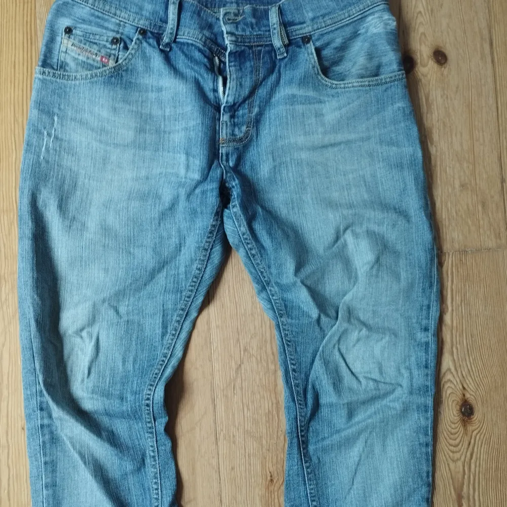 Baggy fit. Modellen heter Cayre. Made in Italy. W29L34 . Jeans & Byxor.