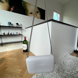 Fin väska  - Fin väska från hm, många fack o väldigt praktisk, köpte för 250, säljer för 90