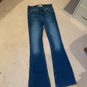 Aldrig använda Zara jeans bootcut sitter super bra