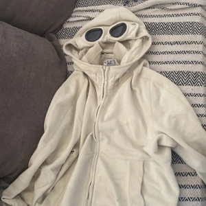 C.P. Company - Säljer nu min cp company tröja har tyvärr ingen användning av den längre stl M använt ett fåtal gånger 