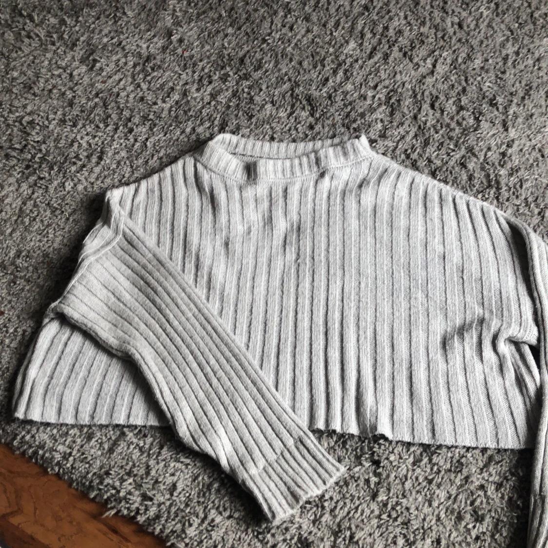 Gråstickad tröja strl: M - 90