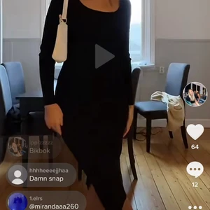 Svart ribbad klänning - Säljer denna super fina ribbade klänningen i strl 36 💖💖