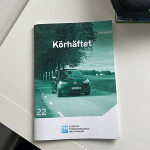 Körkortsteori - Körkortsbok! För B körkort❤️ Köpt för ca 120kr men säljer för 40kr🤗