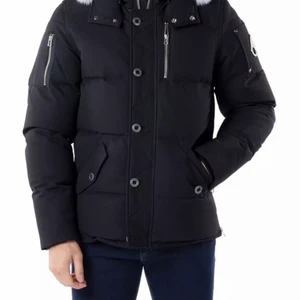 Knuckle Mosse 3Q - Storlek M  nyskick pristag o allt finns medföljer. Kan även byta mot andra plagg kom med ett relevant bud! Tack  det bara fråga om du vill ha bild på just nån speciell del av jackan!