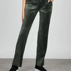 Juicy couture del ray classic - Använda max 3 gånger, säljer då dom är för stora. Dom 2 första är inte tagna av mig. 