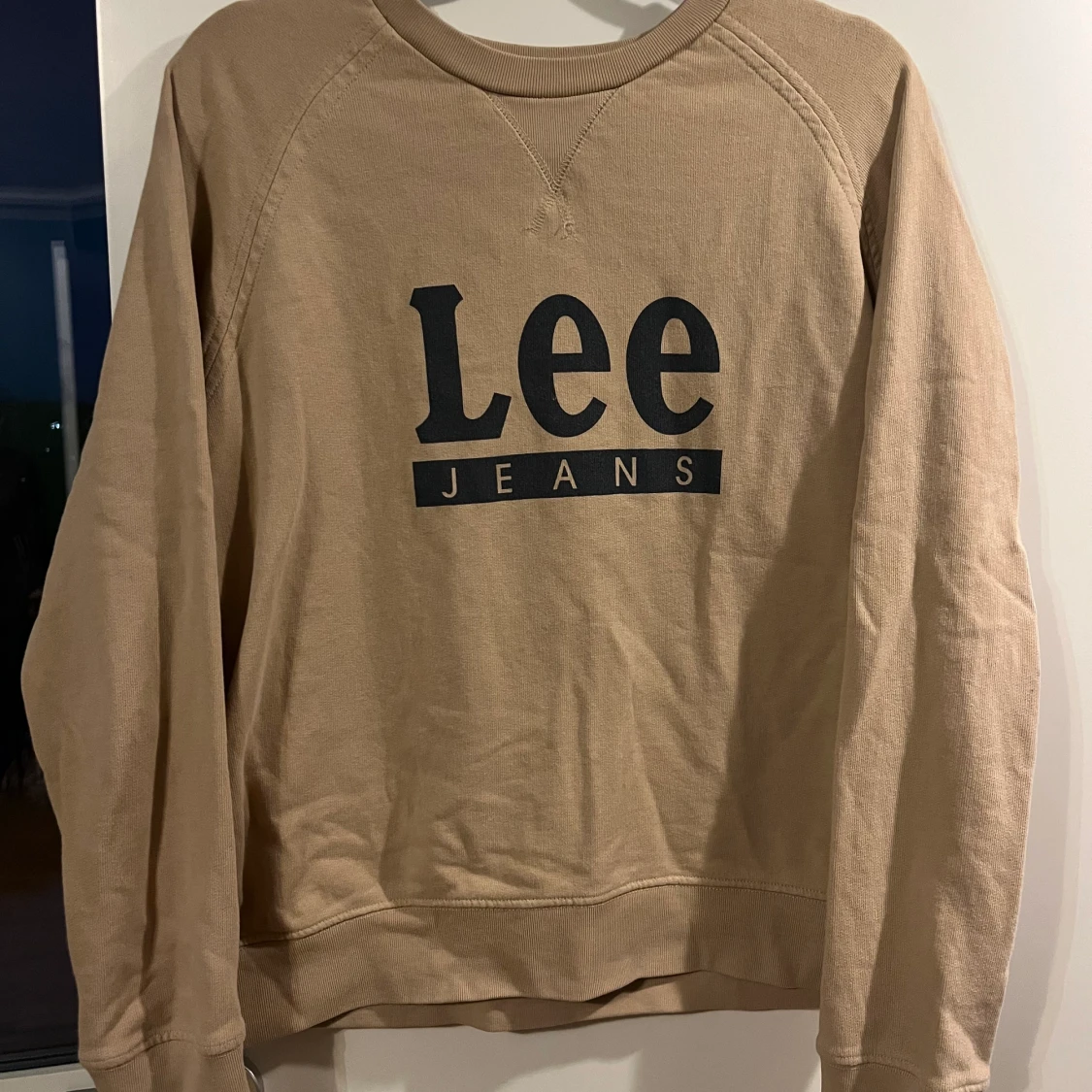 Beige sweatshirt