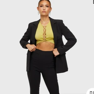 Blazer - Fick hem igår med passade tyvärr inte mig! Helt ny med lappen kvar.