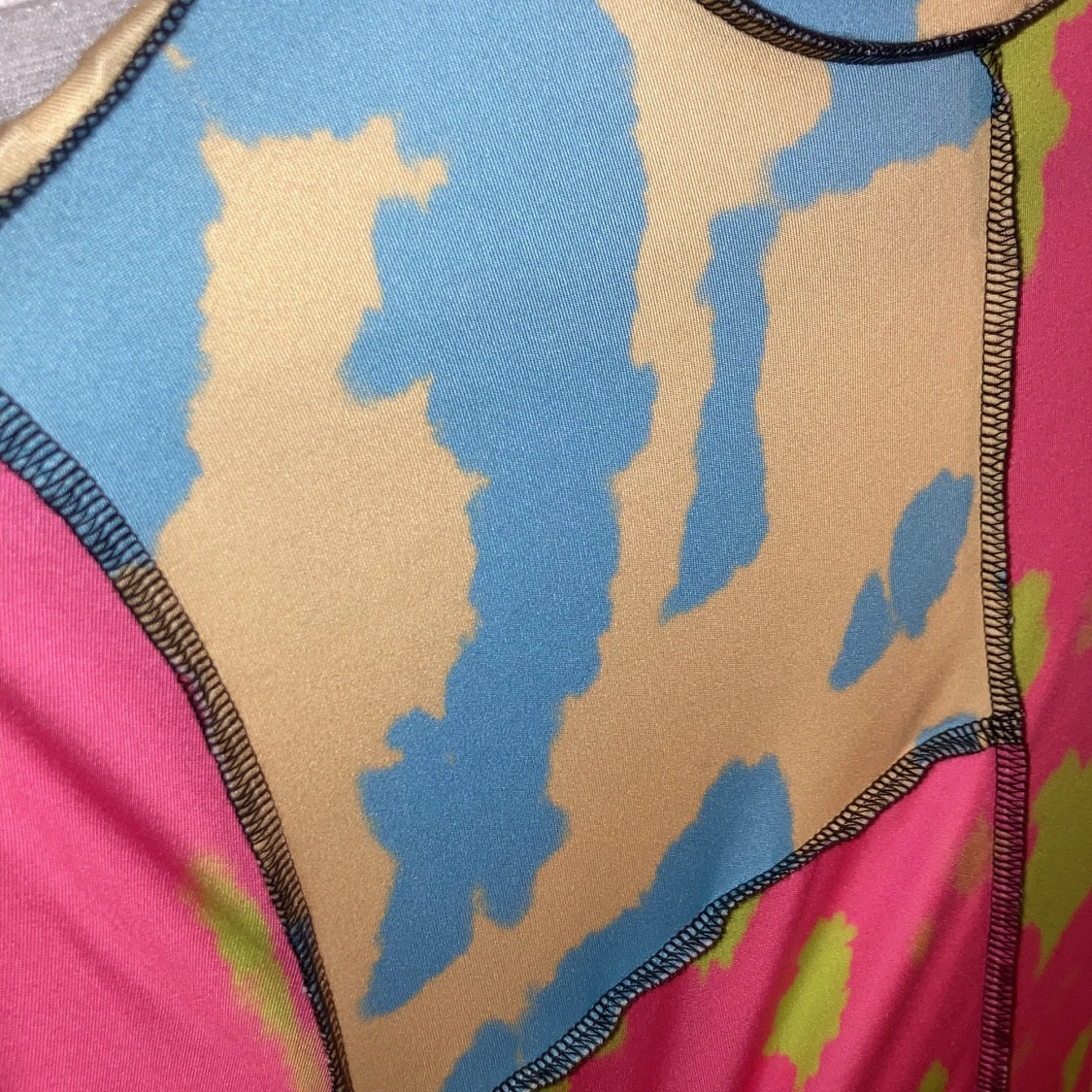 Tajt färgglad klänning - 91