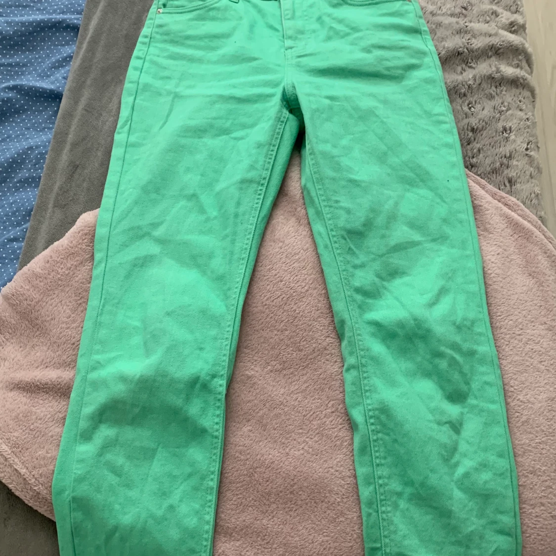 Gröna jeans från Vero Moda. - 90