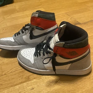 Jordans  - Säljer nu mina jordans har tyvärr ingen användning jätte fina jordans knappt använda!