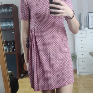 Klänning - En superfin klänning i ett otroligt skönt tyg! Köpt på indiska i storlek small