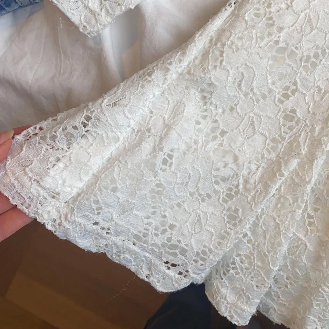 Fin söt vit spetstopp  - 91