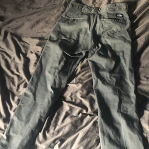 dickies byxor - ett par dickies byxor i bra skick endast använd 2 gånger