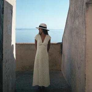 Zara klänning - Världens finaste sommarklänning! Helt ny med lappar på 🌸🌸 Slutsåld på hemsida, nypris 559kr