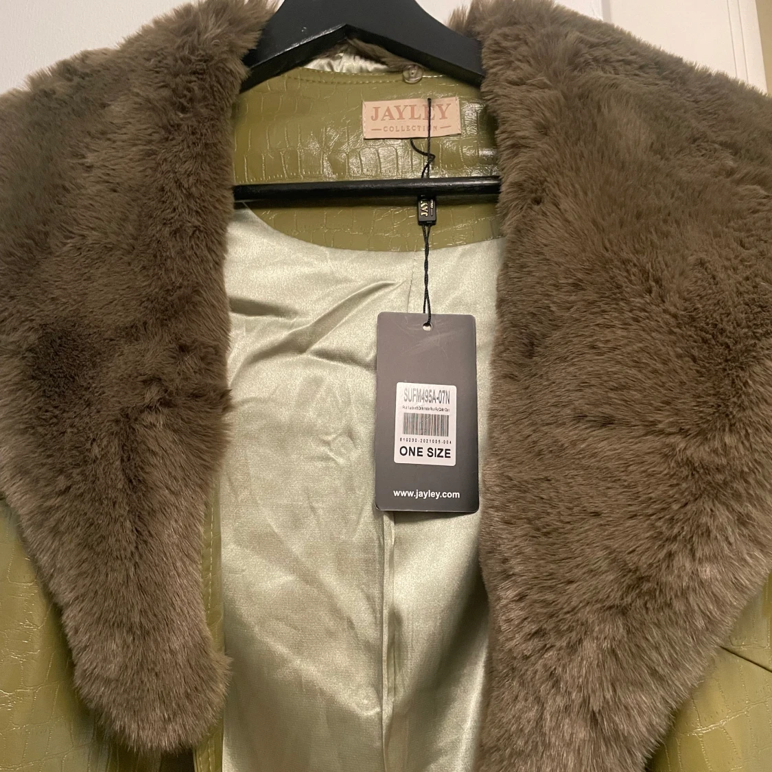 Jayley-kappa med pälsdetaljer  - 91