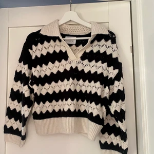 Stickad tröja - Stickad tröja från Zara barn, storlek 164 men som xs-s