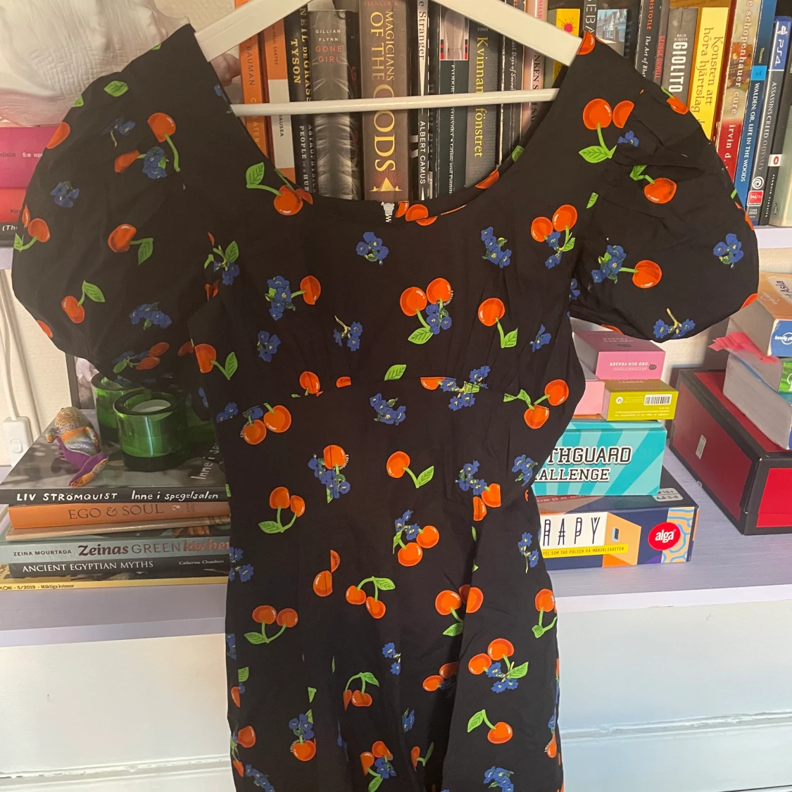 Klänning med körsbär